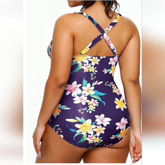 Daci V Neck Tummy Control Swimsuit - Picture 8 of 9